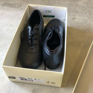 Bloch Black Tap Shoes, size 7